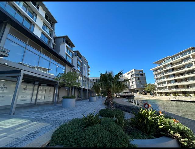 114M² BUILDING TO LET IN FORESHORE